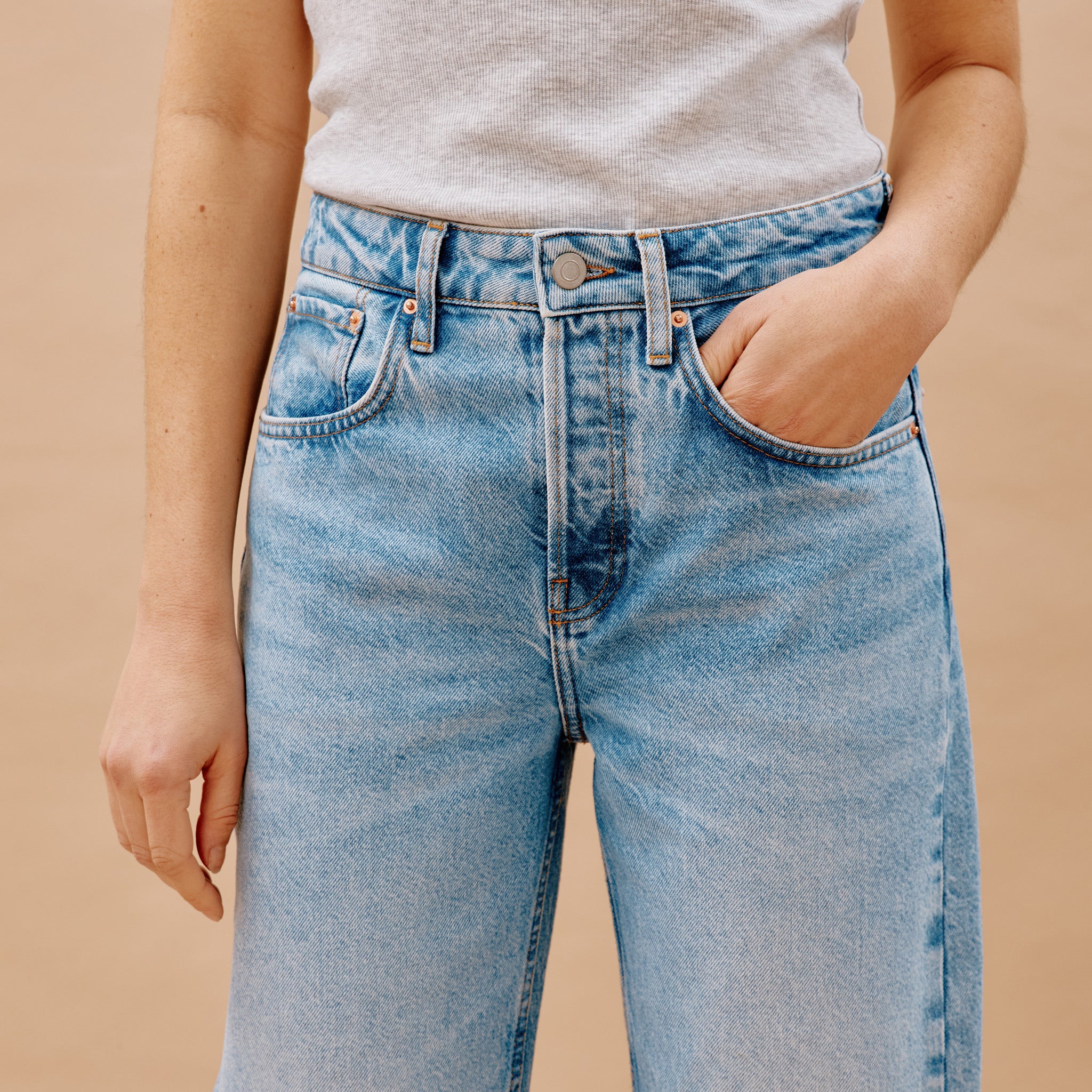 Light Wash Relaxed Jeans