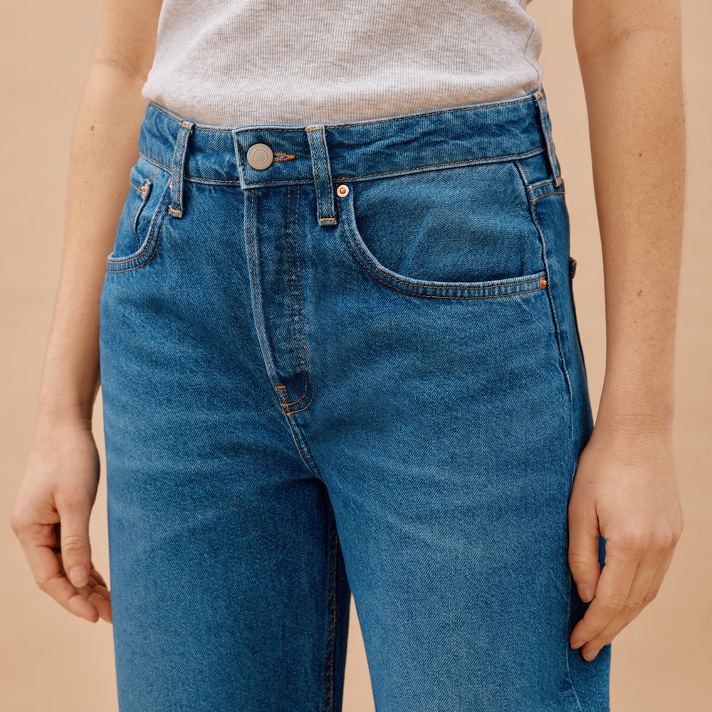 Dark Wash Relaxed Jeans | Sustainable Womenswear | Albaray