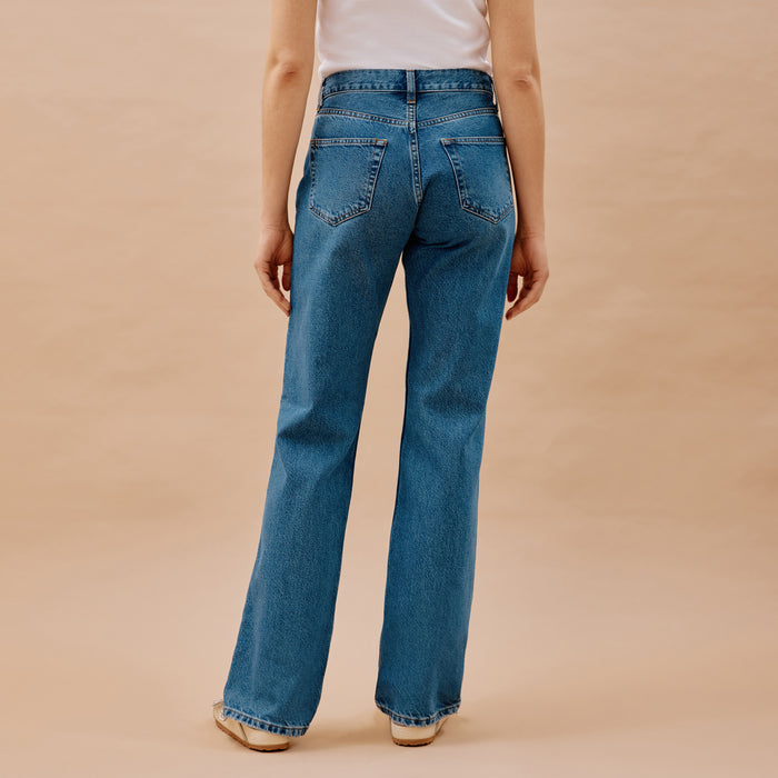 90's Straight Leg Mid Blue Denim Jeans | Sustainable Womenswear | Albaray